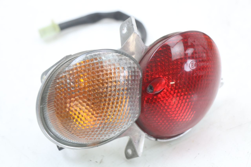 photo de LEFT TAIL LIGHT YAMAHA YP MAJESTY 125 (2002 - 2006) - Component detail