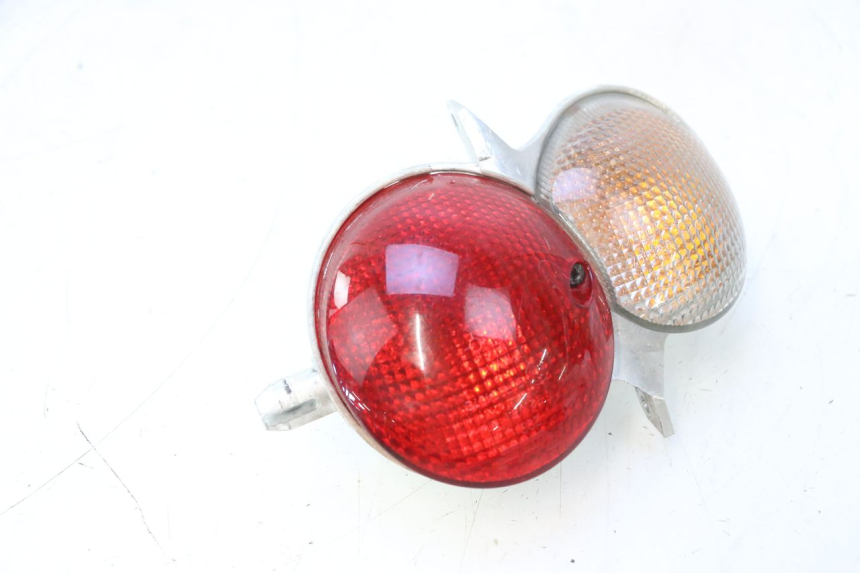 photo de LEFT TAIL LIGHT YAMAHA YP MAJESTY 125 (2007 - 2010) - Technical close-up