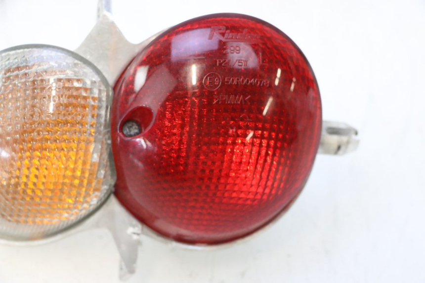 photo de LEFT TAIL LIGHT YAMAHA YP MAJESTY 125 (2007 - 2010) - Fixing points details