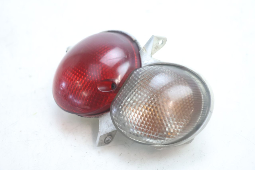 photo de LEFT TAIL LIGHT YAMAHA YP MAJESTY 125 (2002 - 2006) - Component detail