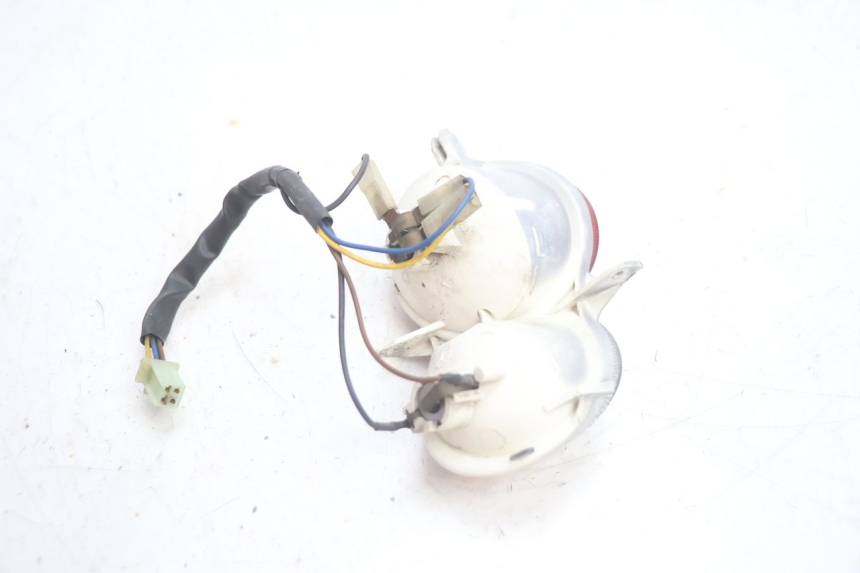 photo de LEFT TAIL LIGHT YAMAHA YP MAJESTY 125 (2002 - 2006) - Technical close-up