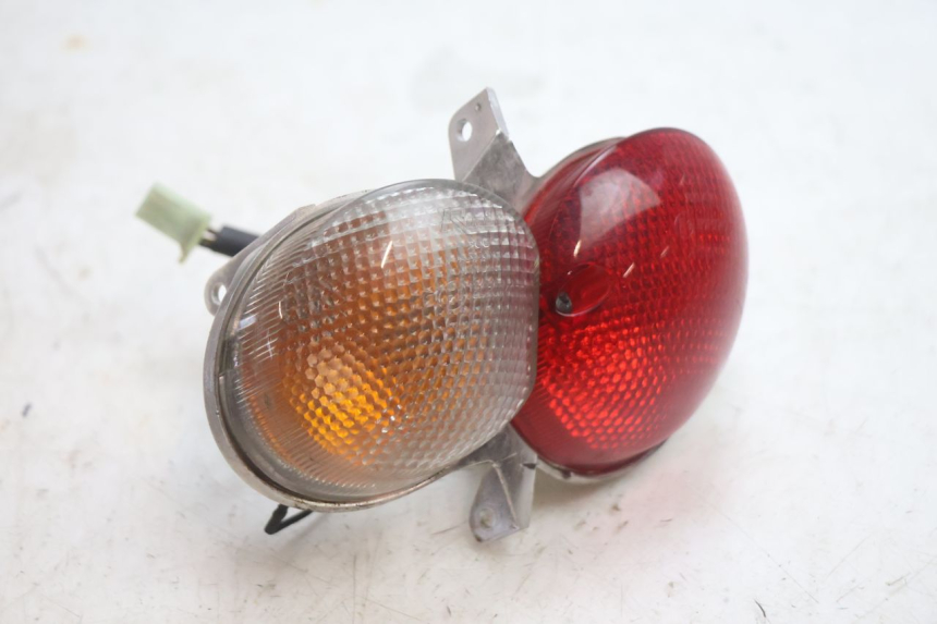 photo de LEFT TAIL LIGHT YAMAHA YP MAJESTY 125 (2002 - 2006) - Component detail
