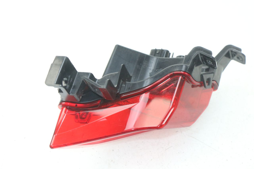 photo de LEFT TAIL LIGHT YAMAHA YP T-MAX TMAX 530 (2017 - 2020) - Zoom on usage condition