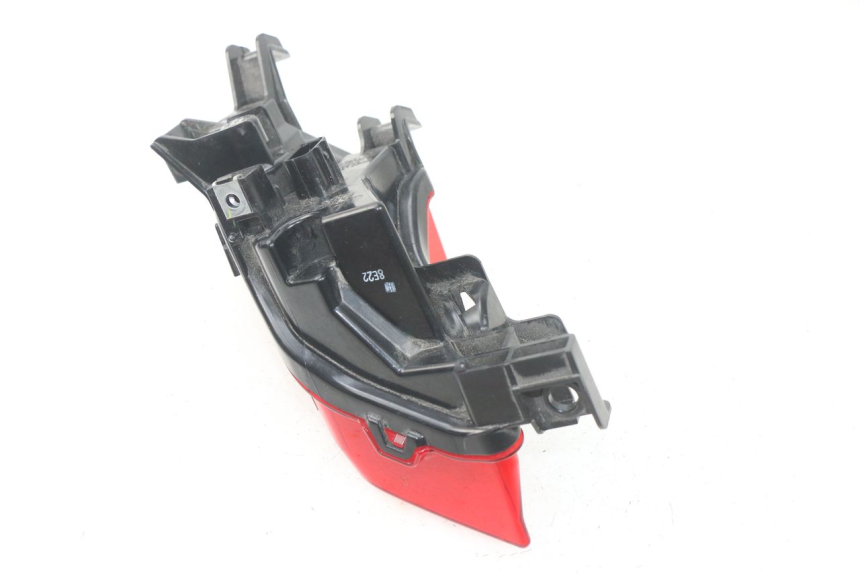 photo de LEFT TAIL LIGHT YAMAHA YP T-MAX TMAX 530 (2017 - 2020) - Alternative perspective