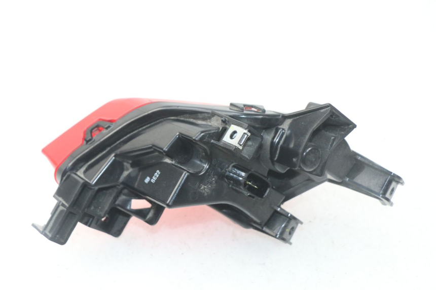 photo de LEFT TAIL LIGHT YAMAHA YP T-MAX TMAX 530 (2017 - 2020) - Fixing points details