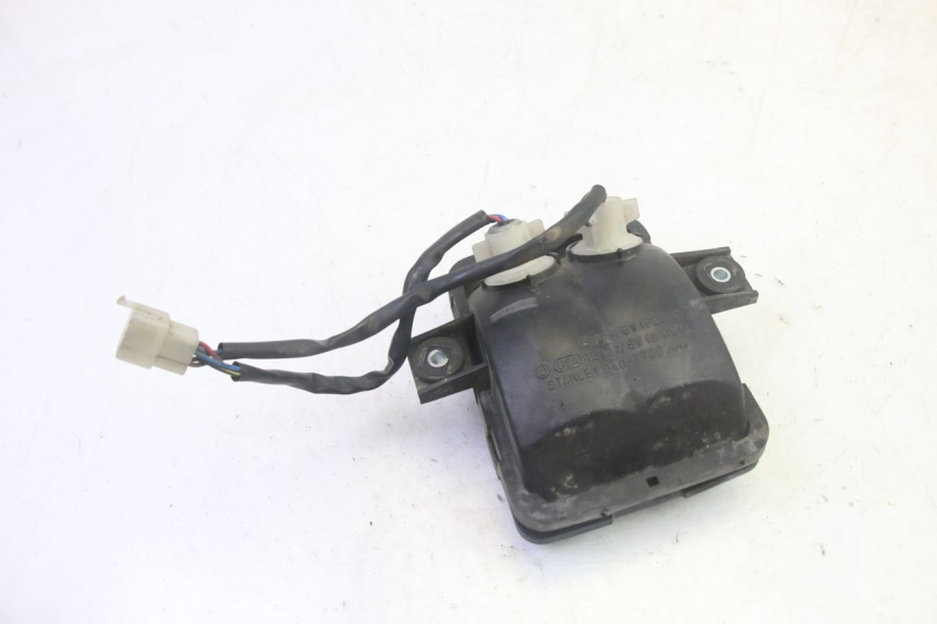 photo de TAIL LIGHT KAWASAKI GPZ RX 1000 (1986 - 1988) - Fixing points details