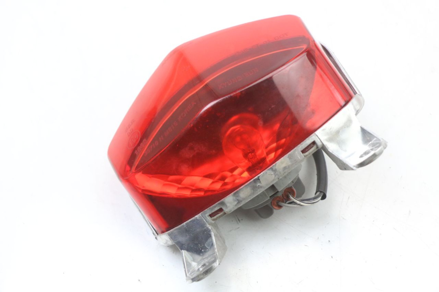 photo de TAIL LIGHT HYOSUNG GTR 125 (2006 - 2008) - Zoom on usage condition
