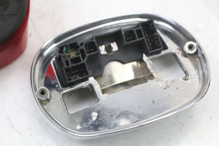 photo de TAIL LIGHT HARLEY DAVIDSON SPORTSTER XL CUSTOM 883 (1999 - 2006) - High-resolution close-up