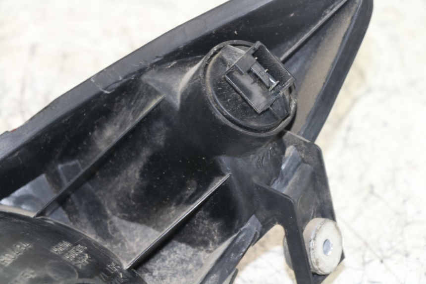 photo de TAIL LIGHT HONDA NTV DEAUVILLE 650 (2001 - 2006) - Alternative perspective