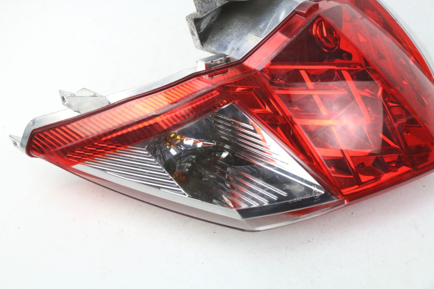 photo de TAIL LIGHT SYM JOYMAX 250 (2013 - 2017) - Additional view of the item