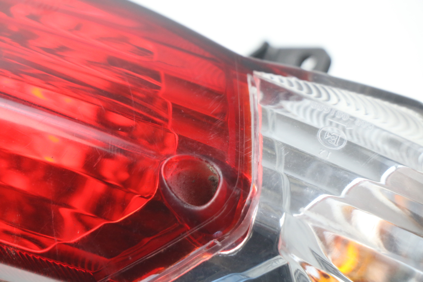 photo de REAR LIGHT PEUGEOT KISBEE 2T 50 (2010 - 2017) - Surface and material condition