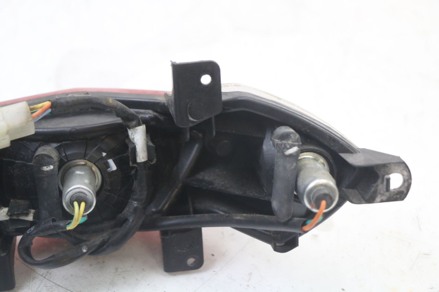 photo de REAR LIGHT PEUGEOT KISBEE 2T 50 (2010 - 2017) - Surface and material condition