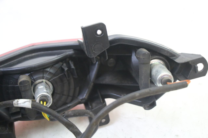 photo de REAR LIGHT PEUGEOT KISBEE 2T 50 (2010 - 2017) - Surface and material condition