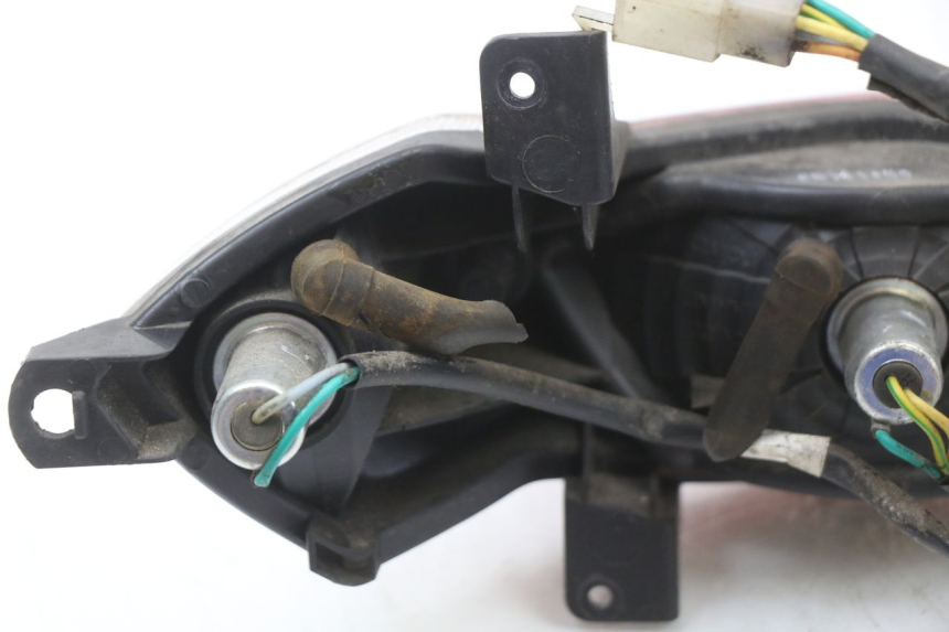 photo de REAR LIGHT PEUGEOT KISBEE 4T 50 (2010 - 2017) - Fixing points details