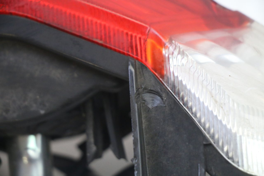 photo de REAR LIGHT PEUGEOT KISBEE 4T 50 (2018 - 2022) - Surface and material condition