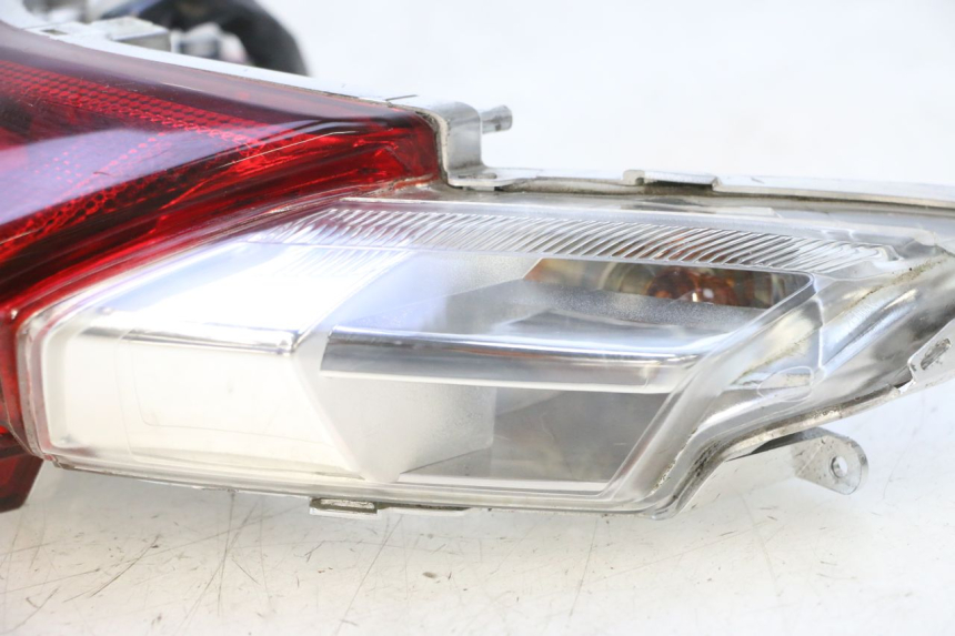 photo de TAIL LIGHT PIAGGIO LIBERTY IGET 4T 50 (2015 - 2020) - Alternative perspective