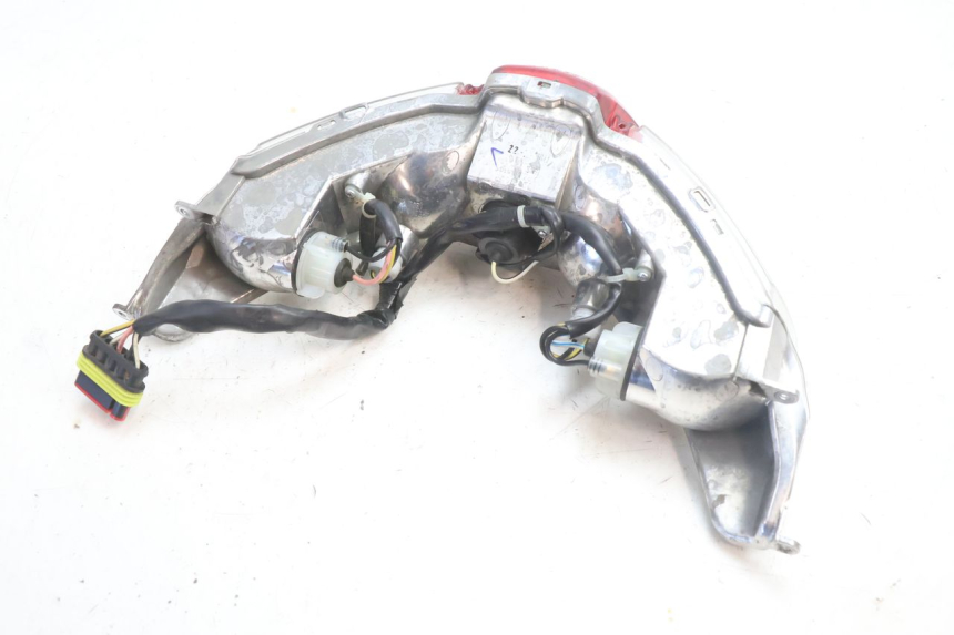 photo de TAIL LIGHT PIAGGIO LIBERTY IGET 4T 50 (2021 - 2025) - Alternative perspective