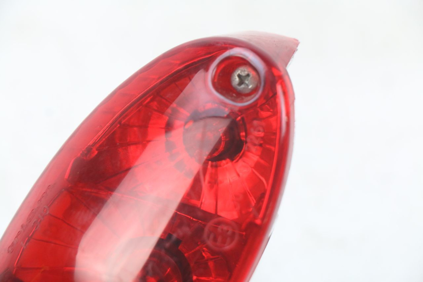 photo de TAIL LIGHT PEUGEOT LUDIX BLASTER 50 (2006 - 2014) - Zoom on usage condition