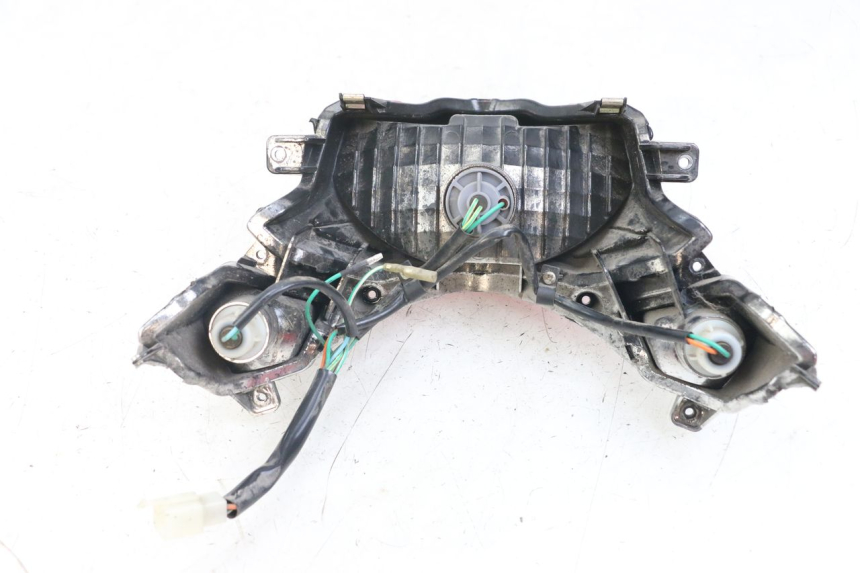 photo de REAR LIGHT SYM ORBIT III 3 4T 50 (2018 - 2021) - Surface and material condition