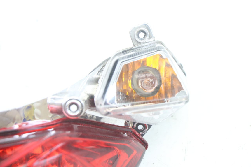 photo de TAIL LIGHT SYM ORBIT III 3 4T 50 (2021 - 2025) - Zoom on usage condition