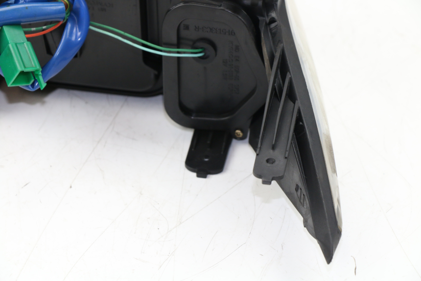 photo de TAIL LIGHT KYMCO PEOPLE S 125 (2000 - 2008) - Alternative perspective