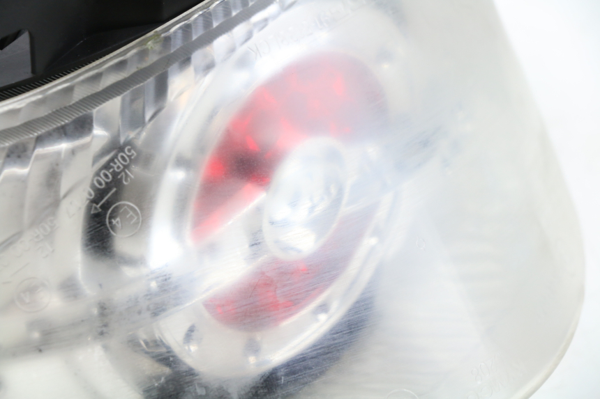 photo de TAIL LIGHT KYMCO PEOPLE S 125 (2000 - 2008) - High-resolution close-up