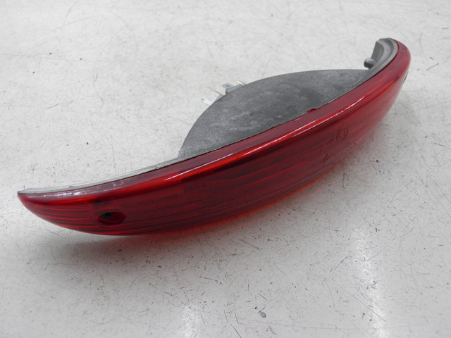 photo de TAIL LIGHT PEUGEOT ELYSEO 50 (2002 - 2004) - Fixing points details