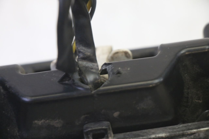 photo de REAR LIGHT RIDE RACE 2T 50 (2012 - 2017) - Fixing points details