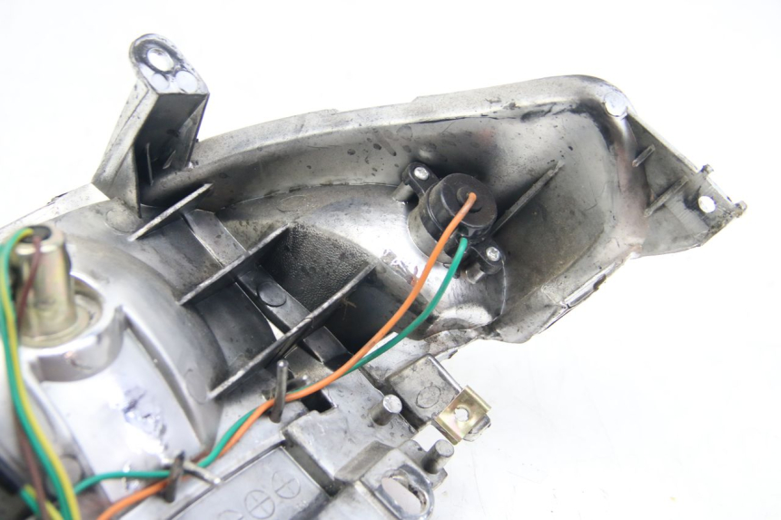 photo de REAR LIGHT TNT MOTOR ROMA 10' 4T 50 (2019 - 2022) - Fixing points details