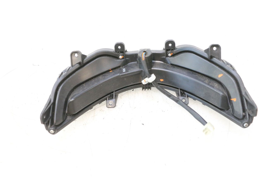 photo de TAIL LIGHT BAIKU SAKURA 1 (2021 - 2025) - Distinctive features
