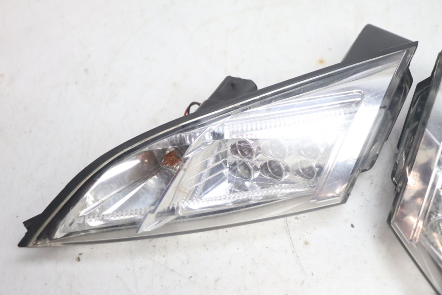 photo de TAIL LIGHT PEUGEOT SATELIS 125 (2013 - 2018) - Zoom on usage condition