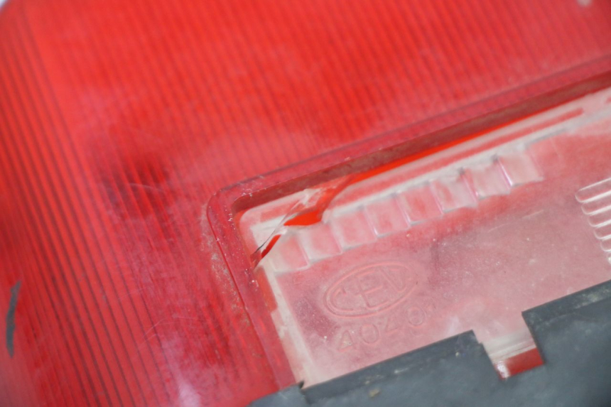 photo de TAIL LIGHT TRIUMPH SPRINT 900 (1995 - 1998) - Fixing points details