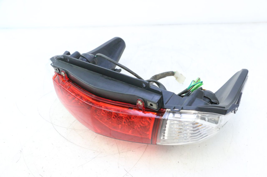 photo de TAIL LIGHT RAZZO STEED 125 (2012 - 2018) - Surface and material condition