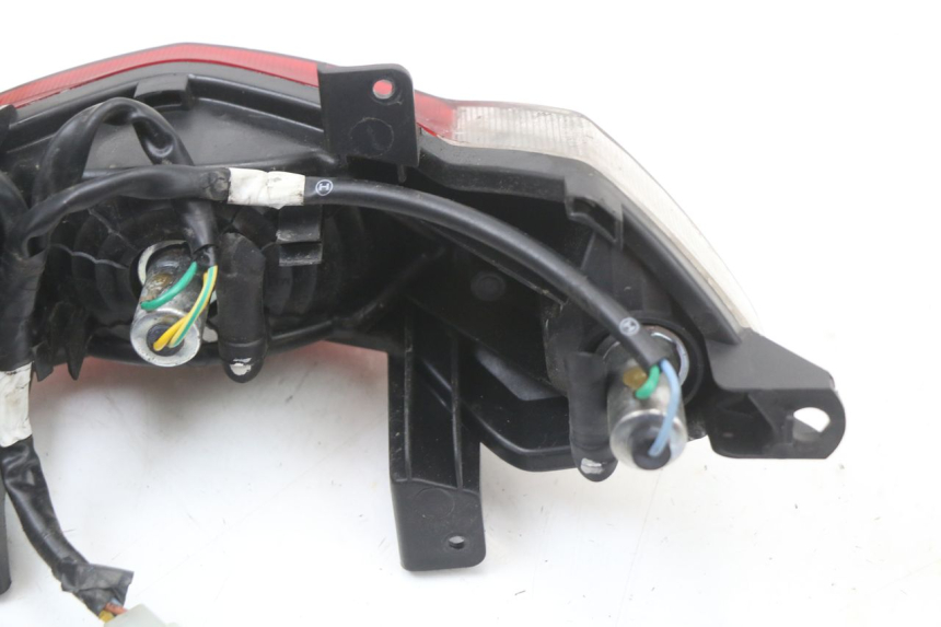 photo de TAIL LIGHT PEUGEOT STREETZONE I 2T 50 (2018 - 2020) - Fixing points details