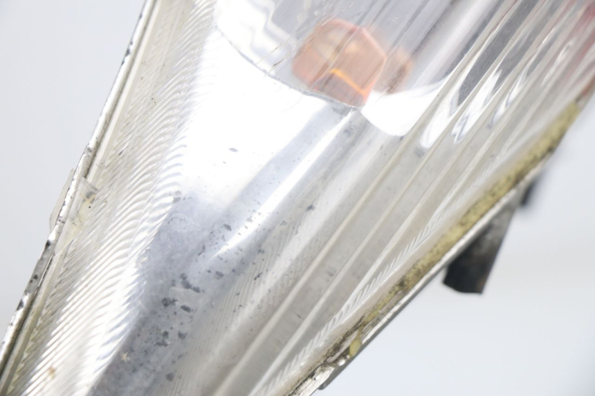 photo de TAIL LIGHT PEUGEOT SUM UP 125 (2008 - 2013) - Surface and material condition