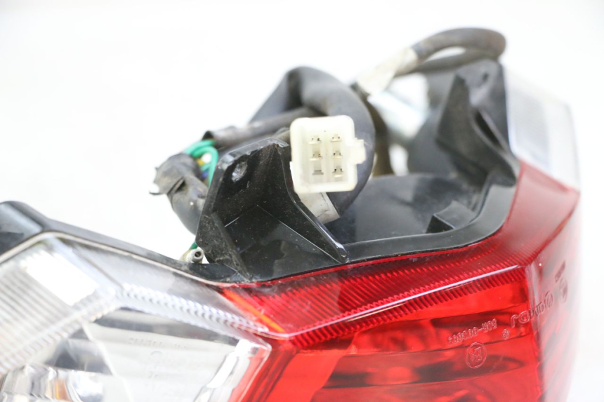 photo de REAR LIGHT PEUGEOT TWEET 4T 50 (2014 - 2019) - Zoom on usage condition