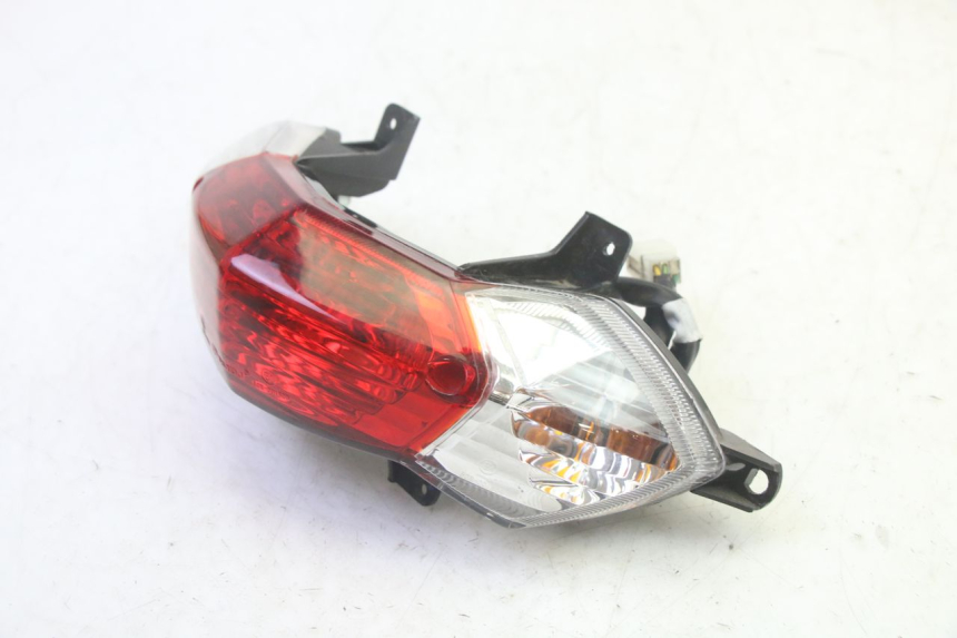 photo de TAIL LIGHT PEUGEOT TWEET PRO EFI 4T 50 (2021 - 2022) - Zoom on usage condition