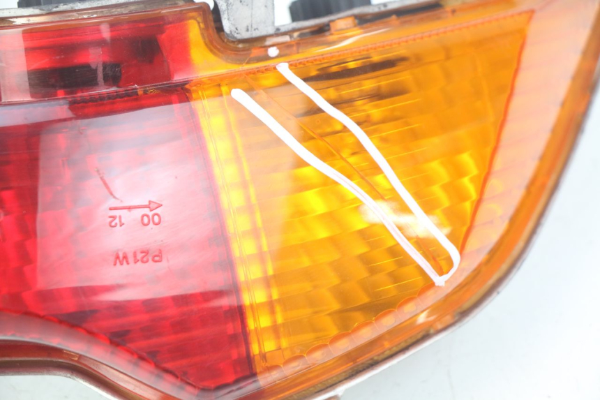 photo de REAR LIGHT SUZUKI UH BURGMAN 125 (2002 - 2006) - Fixing points details