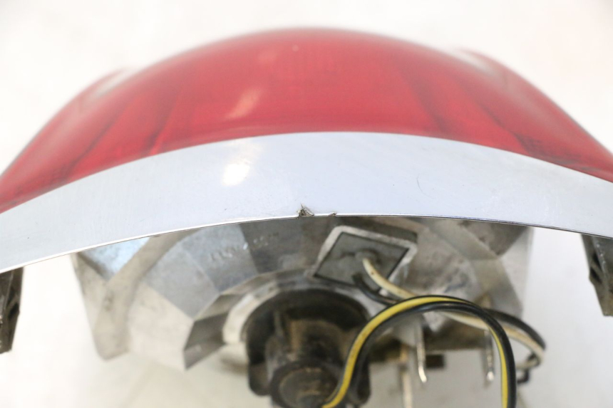 photo de REAR LIGHT PIAGGIO VESPA PRIMAVERA 2T 50 (2013 - 2018) - Zoom on usage condition