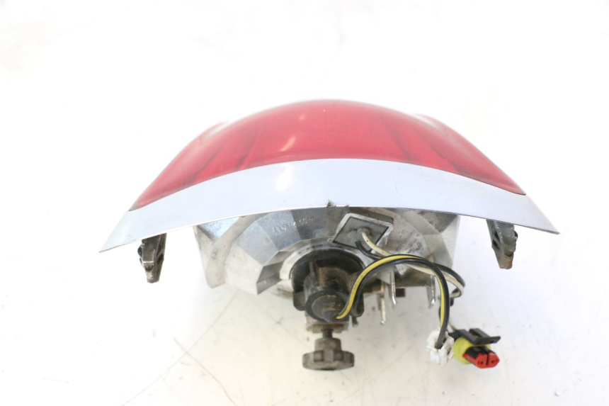 photo de REAR LIGHT PIAGGIO VESPA PRIMAVERA 2T 50 (2013 - 2018) - Alternative perspective