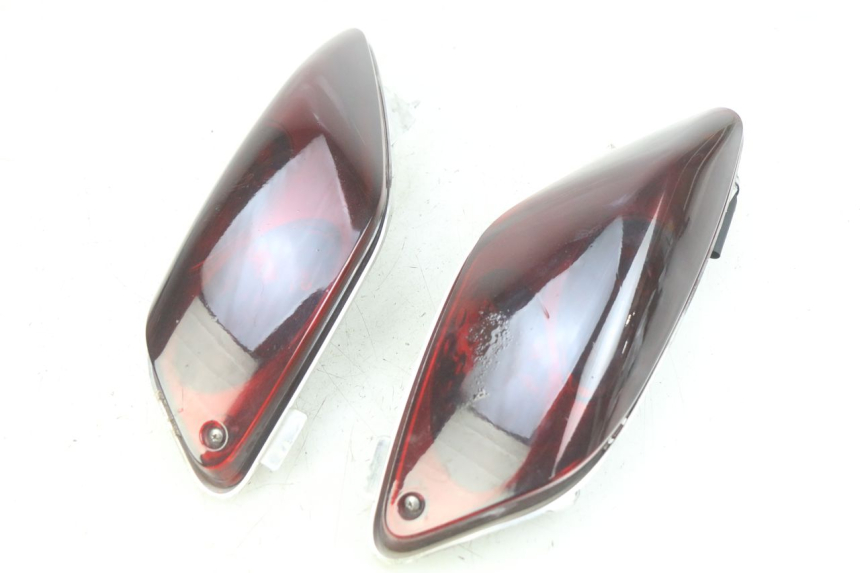 photo de REAR LIGHT YAMAHA XMAX X-MAX 125 (2006 - 2009) - Markings and original references