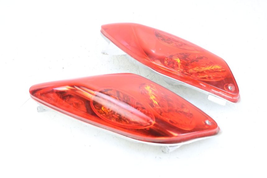 photo de REAR LIGHT YAMAHA XMAX X-MAX 125 (2006 - 2009) - Distinctive features
