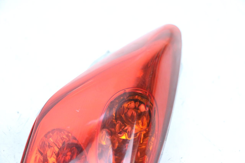 photo de REAR LIGHT YAMAHA XMAX X-MAX 125 (2006 - 2009) - High-resolution close-up
