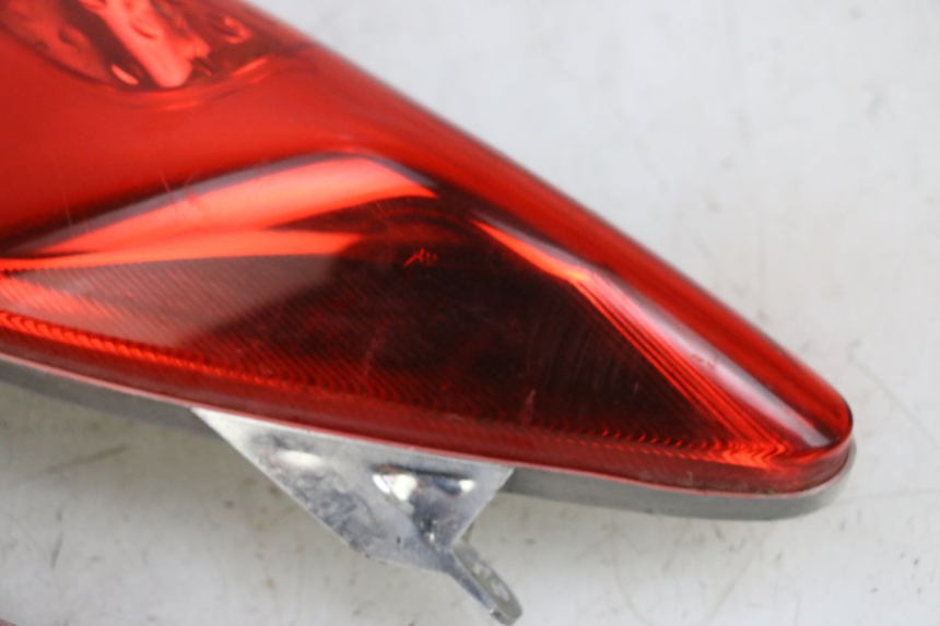 photo de REAR LIGHT YAMAHA XMAX X-MAX 125 (2006 - 2009) - Surface and material condition