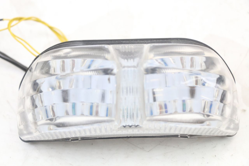 photo de TAIL LIGHT YAMAHA FZ1 FAZER 1000 (2007 - 2009) - Alternative perspective