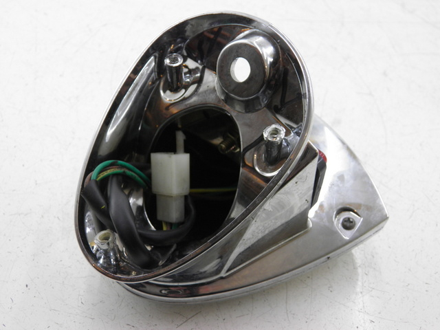 photo de TAIL LIGHT YAMASAKI YM50QT-N3 RETRO 50 (2012 - 2014) - Alternative perspective