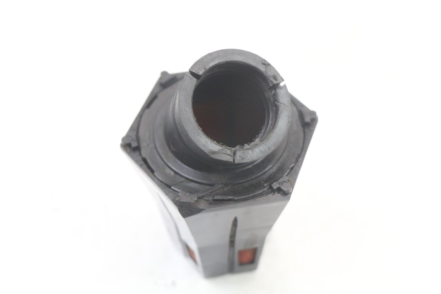 photo de AIR FILTER PEUGEOT KISBEE 2T 50 (2010 - 2017) - Fixing points details