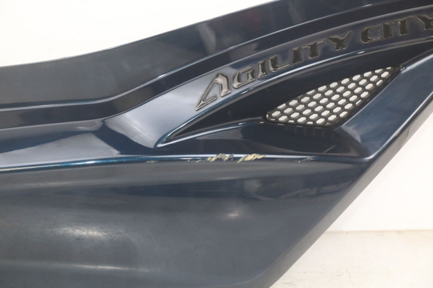photo de RIGHT REAR SIDE PANEL KYMCO AGILITY 16+ 4T 50 (2018 - 2023) - Markings and original references
