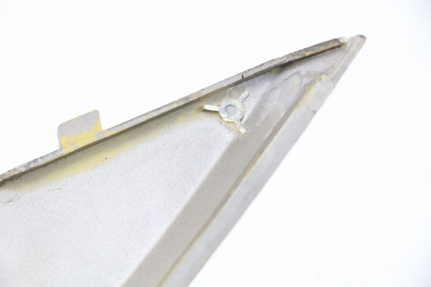 photo de RIGHT REAR SIDE PANEL KYMCO AGILITY 4T 50 (2005 - 2018) - Zoom on usage condition