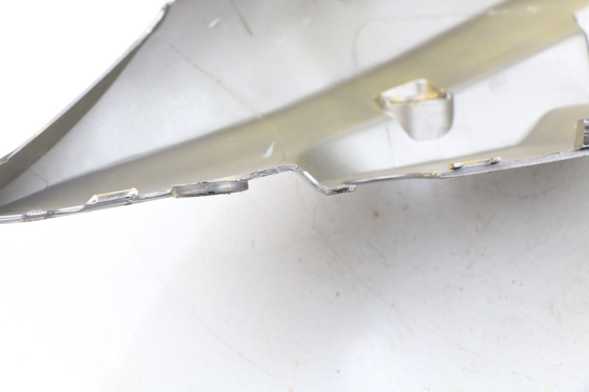 photo de RIGHT REAR SIDE PANEL KYMCO AGILITY 4T 50 (2005 - 2018) - Fixing points details